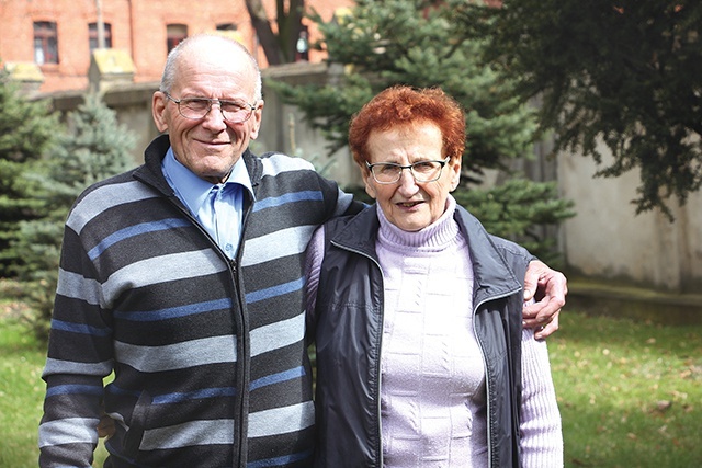 ▲	Władysława Paluch nieprzerwanie od 38 lat służy potrzebującym. Wspiera ją w tym mąż Zdzisław.