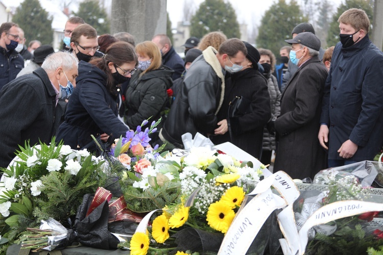 Pogrzeb śp. ks. prał. Krzysztofa Ryszki w Bielsku-Białej Wapienicy