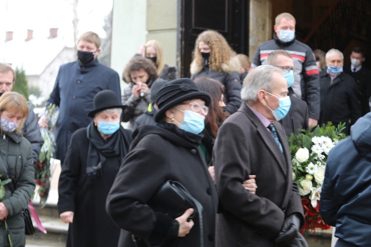 Pogrzeb śp. ks. prał. Krzysztofa Ryszki w Bielsku-Białej Wapienicy