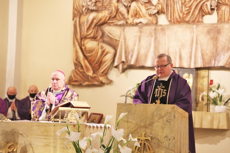 Pogrzeb śp. ks. prał. Krzysztofa Ryszki w Bielsku-Białej Wapienicy