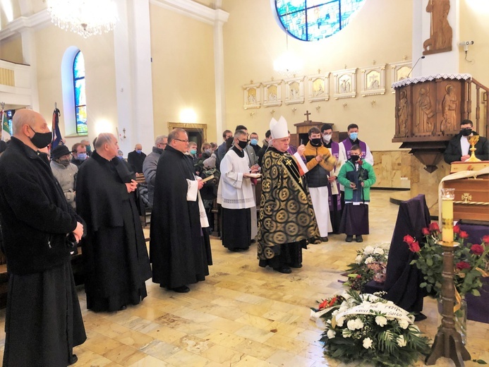 Pogrzeb śp. ks. prał. Krzysztofa Ryszki w Bielsku-Białej Wapienicy