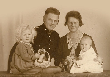 Por. Eilert Dieken z żoną Elisą oraz córkami Gretą i Hannelore.