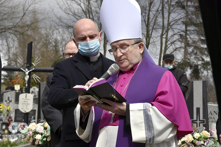 Pogrzeb Kazimierza Regmunta, brata bp. Stefana z diecezji zielonogórsko-gorzowskiej