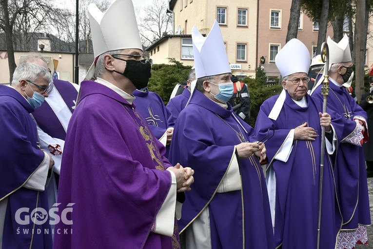 Pogrzeb Kazimierza Regmunta, brata bp. Stefana z diecezji zielonogórsko-gorzowskiej