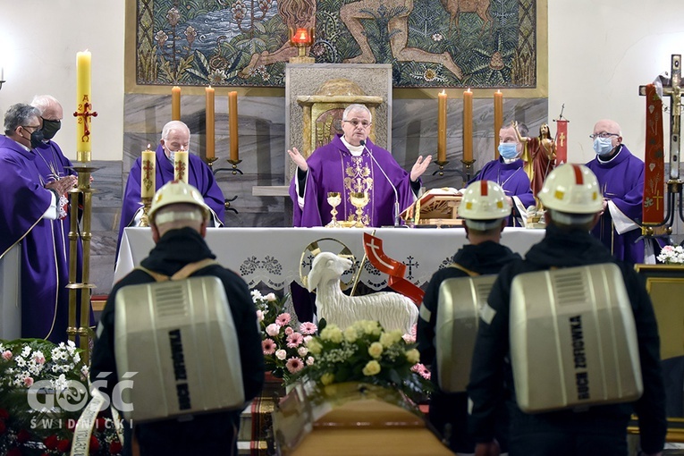 Pogrzeb Kazimierza Regmunta, brata bp. Stefana z diecezji zielonogórsko-gorzowskiej