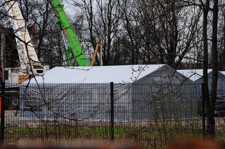 Rozbiórka murów hali spalonego Archiwum Urzędu Miasta Krakowa