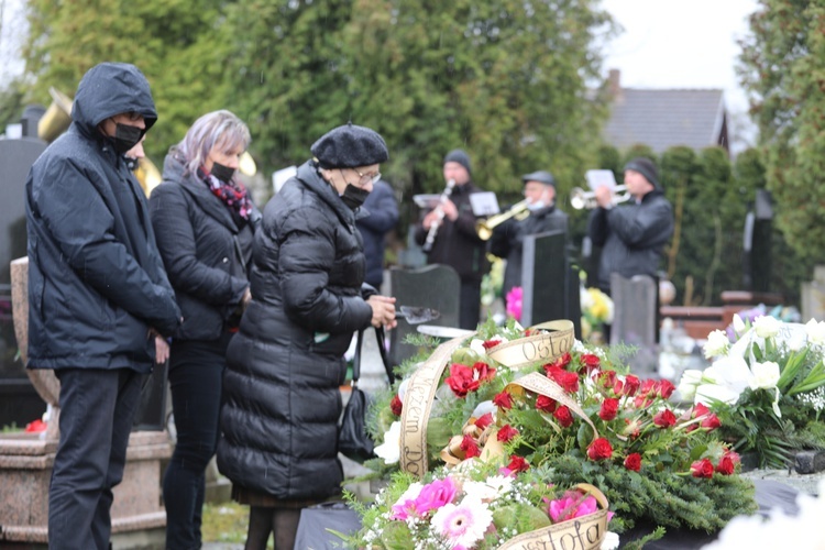 Ostatnie pożegnanie organisty śp. Rudolfa Karety w Jasienicy