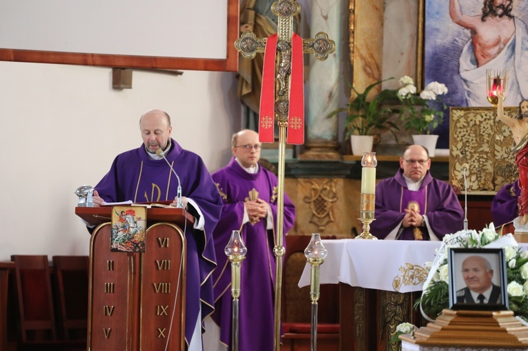 Ostatnie pożegnanie organisty śp. Rudolfa Karety w Jasienicy