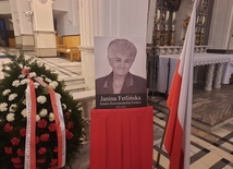 Za śp senator modlono się w Bazylice NMP w Niepokalanowie. 