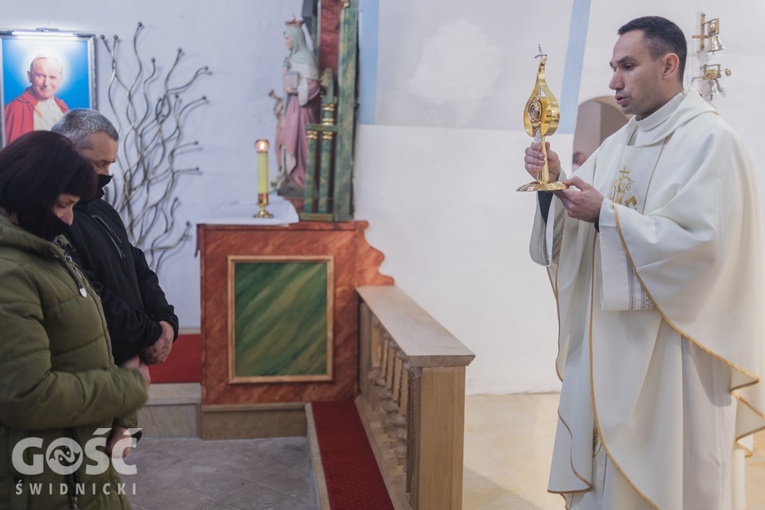 Lutomia Dolna. Intronizacja relikwii św. Jana Pawła II