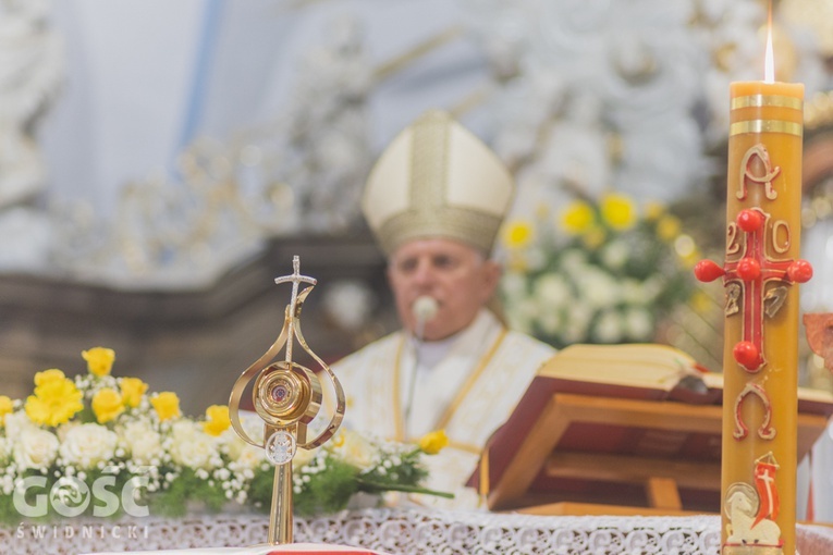 Lutomia Dolna. Intronizacja relikwii św. Jana Pawła II