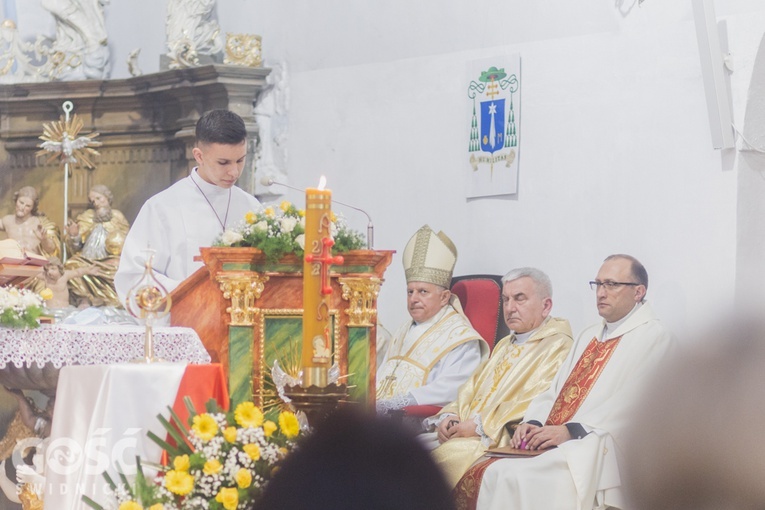 Lutomia Dolna. Intronizacja relikwii św. Jana Pawła II