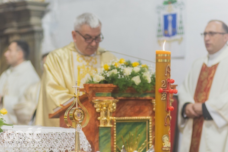 Lutomia Dolna. Intronizacja relikwii św. Jana Pawła II