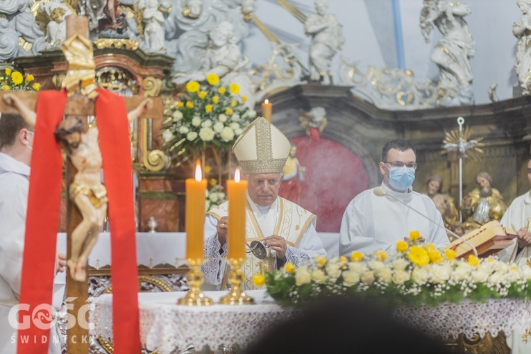 Lutomia Dolna. Intronizacja relikwii św. Jana Pawła II