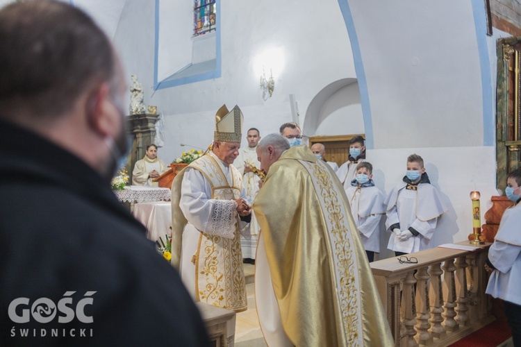 Lutomia Dolna. Intronizacja relikwii św. Jana Pawła II