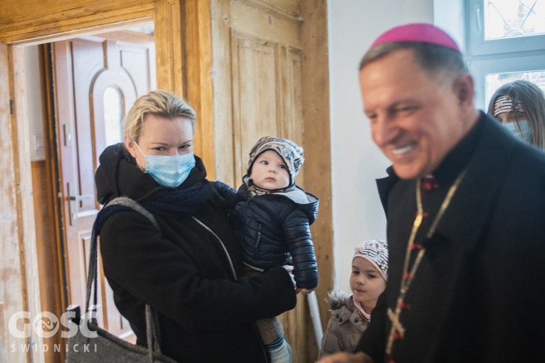 Lutomia Dolna. Intronizacja relikwii św. Jana Pawła II