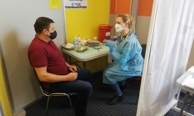 Bielsko-Biała. Szpital ogranicza godziny i dni szczepień na koronawirusa. Powód? Brak zainteresowania 