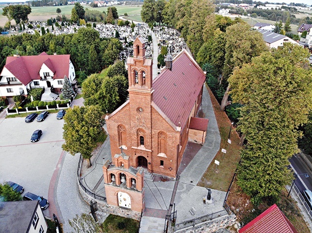 	Pierwsze wzmianki o kościele podchodzą z XVI wieku.