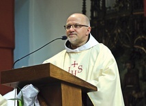 – Każdy normalny ksiądz bardzo się cieszy z postępów duchowych swoich podopiecznych – twierdzi franciszkanin.