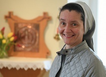 Pochodząca ze Wschowy zakonnica od 24 lat należy  do Zgromadzenia Sióstr Misjonarek Chrystusa Króla  dla Polonii Zagranicznej. Od 5 lat posługuje przy parafii  pw. Ducha Świętego w Zielonej Górze.