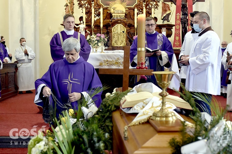 Pogrzeb ks. Stanisława Pluty, wieloletniego proboszcza parafii w Wirach