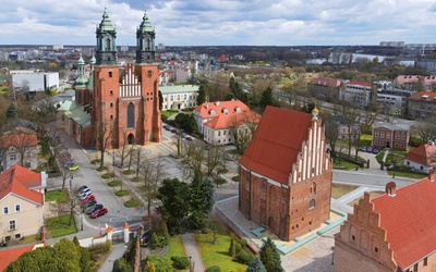 Po latach gruntownej renowacji w 1055. rocznicę chrztu Polski otwarto na nowo kościół pw. Najświętszej Maryi Panny  in Summo Posnaniensi.