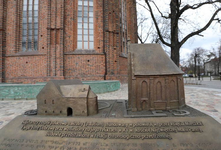 Kościół Najświętszej Maryi Panny in Summo na Ostrowie Tumskim w Poznaniu.