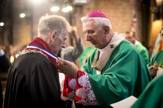 Abp Wojciech Ziemba w obiektywie GN