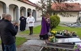 Pogrzebień. Poświęcenie symbolicznego nagrobka ks. Jana Pytlika