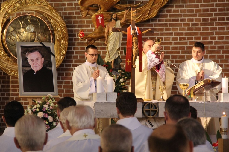 Tarnów pożegnał śp. ks. prał. Stanisława Gurgula