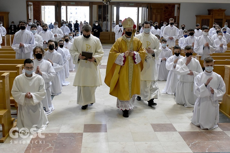Błogosławieństwo ceremoniarzy i lektorów w diecezji świdnickiej 2021