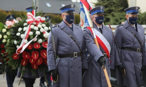 Honory swemu kapelanowi oddali przedstawiciele małopolskiej policji.