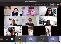 Rozmowa m.in. z Tatarką odbyła się w swobodnej atmosferze. Forma luźnej pogawędki przypadła uczniom do gustu.