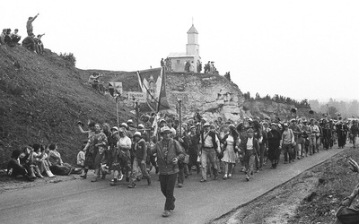 10.08.1982 r. Pielgrzymi po raz pierwszy na Górce Przeprośnej.