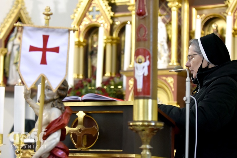 Wałbrzych. Pogrzeb s. Sylwii, zakrystianki parafii pw. św. Jerzego i MB Różańcowej