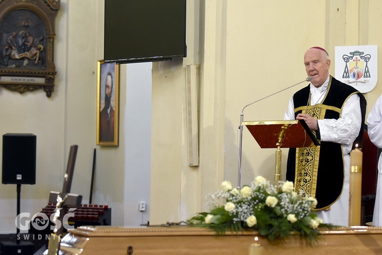 Wałbrzych. Pogrzeb s. Sylwii, zakrystianki parafii pw. św. Jerzego i MB Różańcowej