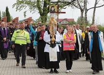 Monstrancja łagiewnicka na trasie pieszej pielgrzymki do Łagiewnik w 2019 r.