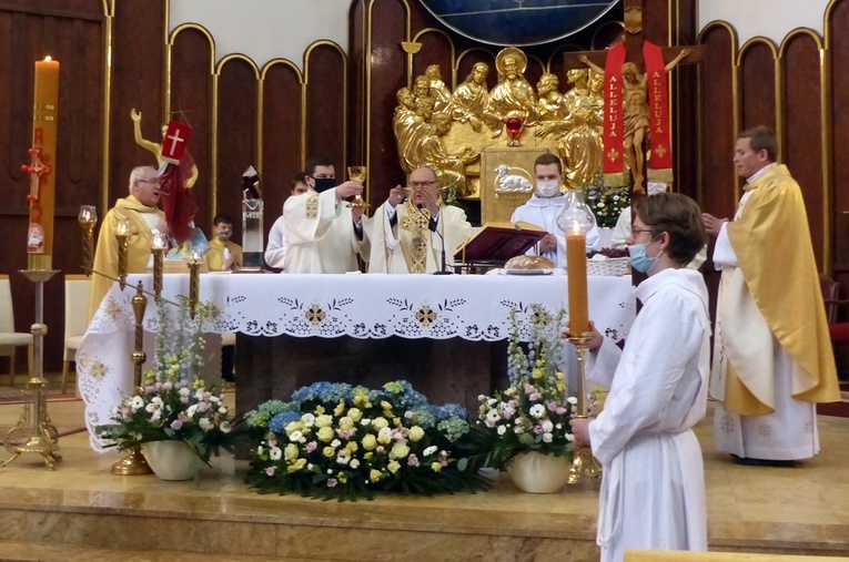 Praca czasem wyniszcza człowieka. Zatrzymaj się przy nim