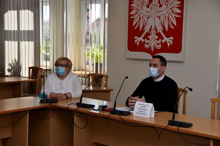 Podpisanie umów z proboszczami parafii należących do gminy Świdnica