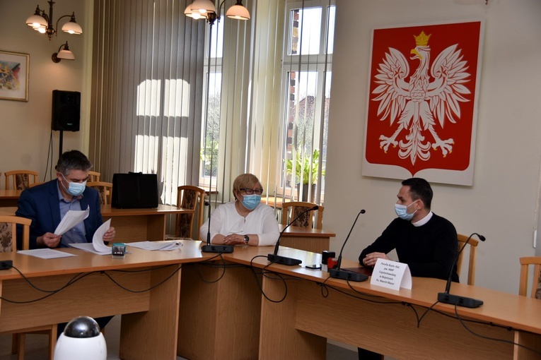 Podpisanie umów z proboszczami parafii należących do gminy Świdnica