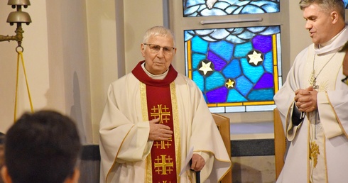 Ks. Henryk Galikowski święcenia kapłańskie przyjął 28 kwietnia 1957 roku.