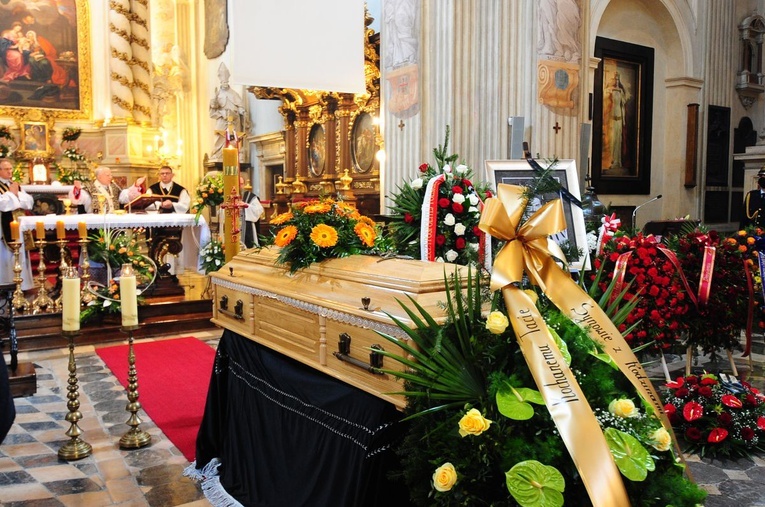 Uroczystości pogrzebowe prof. Mirosława Handkego (1946-2021)