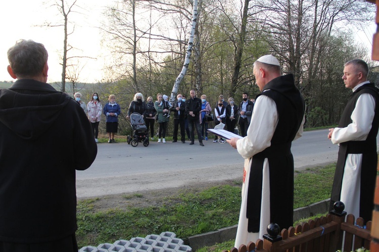 Łękawka. Poświęcenie kapliczki Matki Bożej Królowej Pokoju