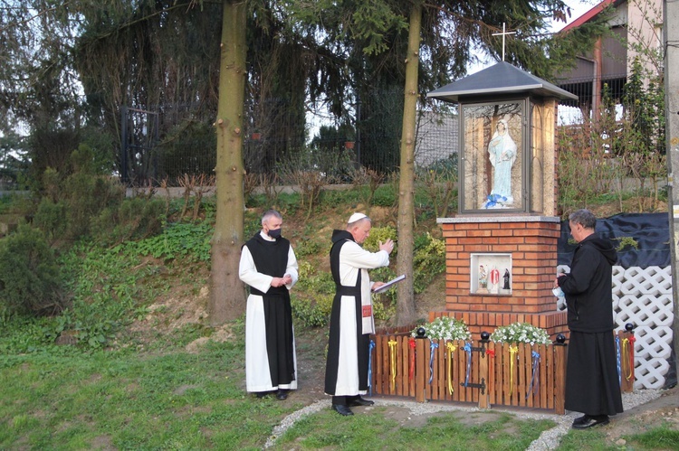 Łękawka. Poświęcenie kapliczki Matki Bożej Królowej Pokoju