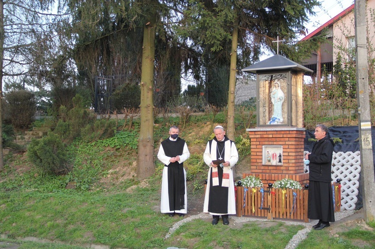 Łękawka. Poświęcenie kapliczki Matki Bożej Królowej Pokoju