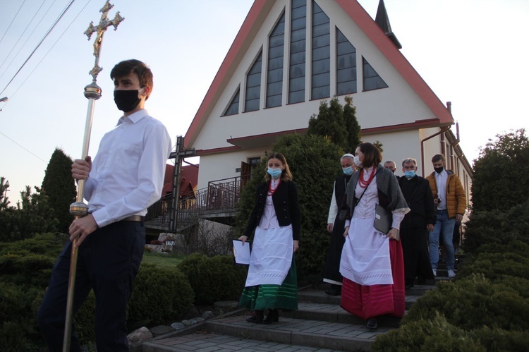 Łękawka. Poświęcenie kapliczki Matki Bożej Królowej Pokoju