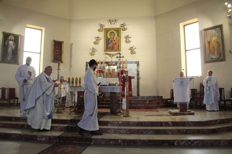 Łękawka. Poświęcenie kapliczki Matki Bożej Królowej Pokoju