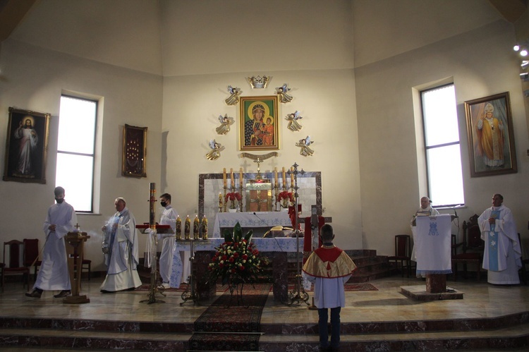 Łękawka. Poświęcenie kapliczki Matki Bożej Królowej Pokoju