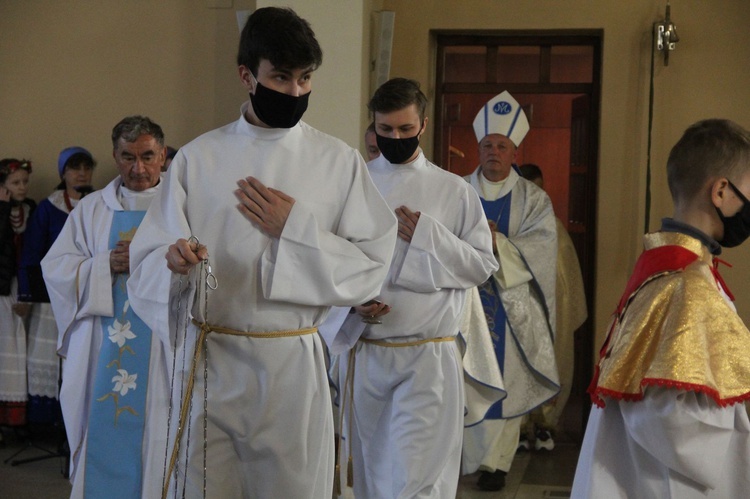 Łękawka. Poświęcenie kapliczki Matki Bożej Królowej Pokoju