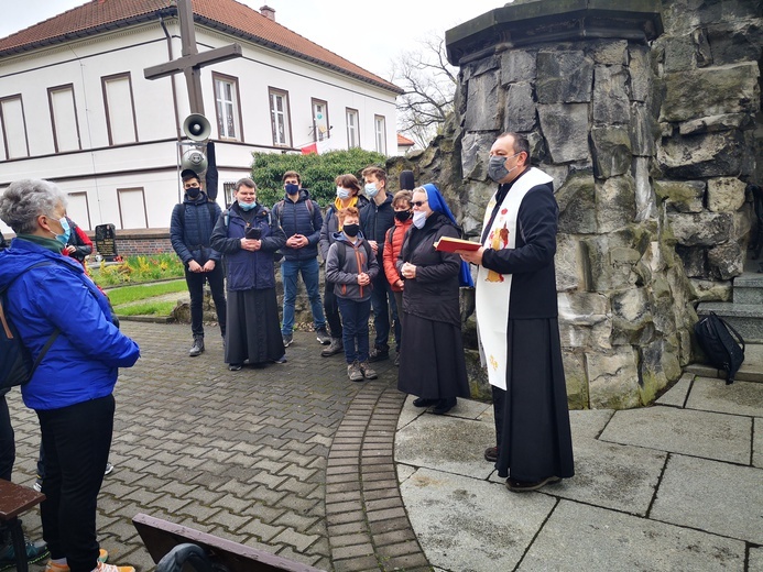 Pielgrzymka z wrocławskiej Leśnicy do Lutyni